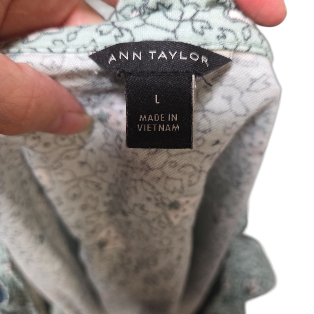 Ann Taylor Light Green Floral Top - Picture 5 of 5